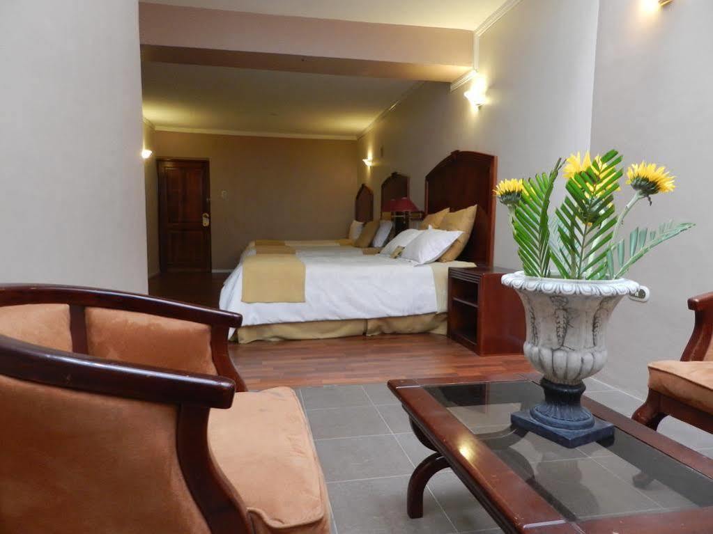 Hotel Libertador Loja Eksteriør billede